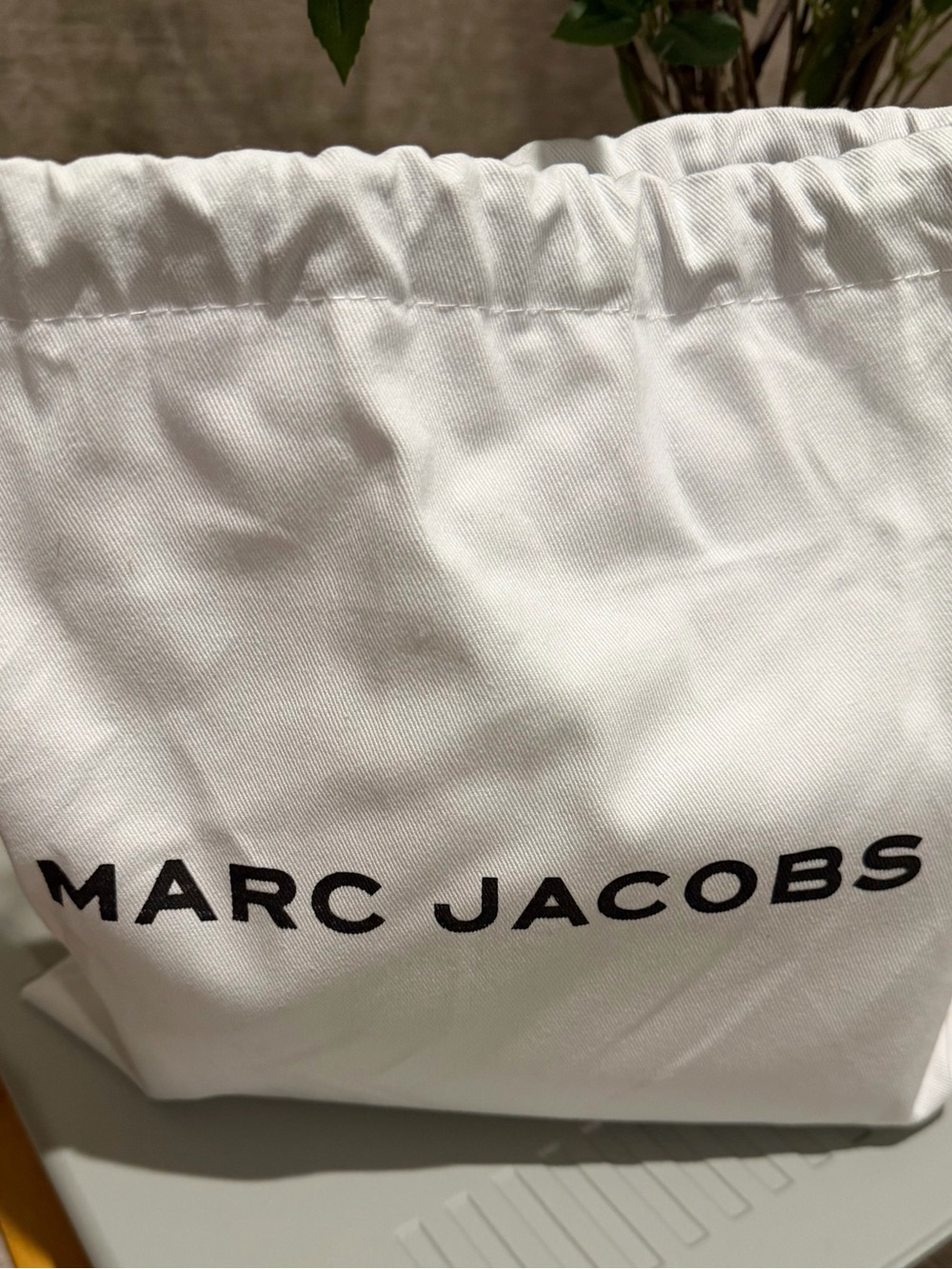 Marc Jacobs Dust Multi Logo-Strip Strap Crossbody Bag - Picture 4 of 4
